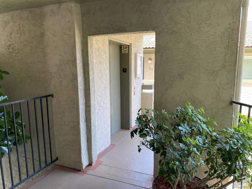 4794 Arizona Street 104, San Diego, California 92116 home-pic-24