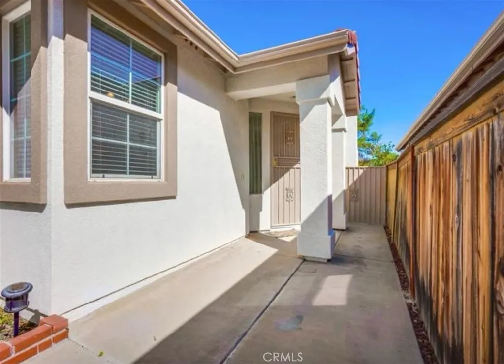28320 Grandview Drive, Moreno Valley, California 92555 home-pic-11