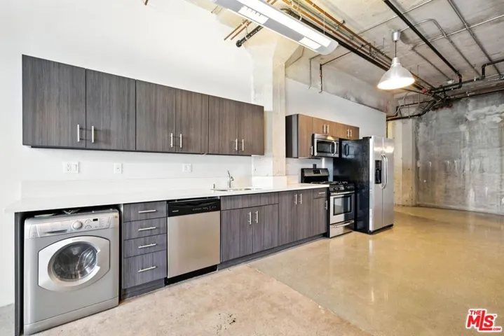 825 E 4th Street 103, Los Angeles, California 90013