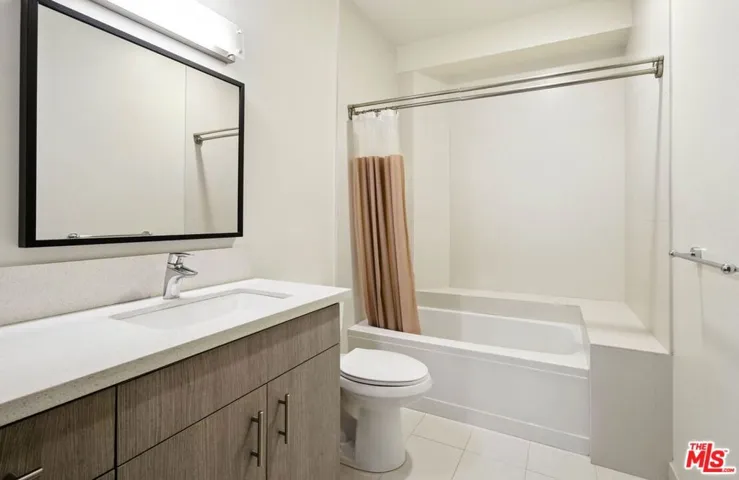 825 E 4th Street 103, Los Angeles, California 90013