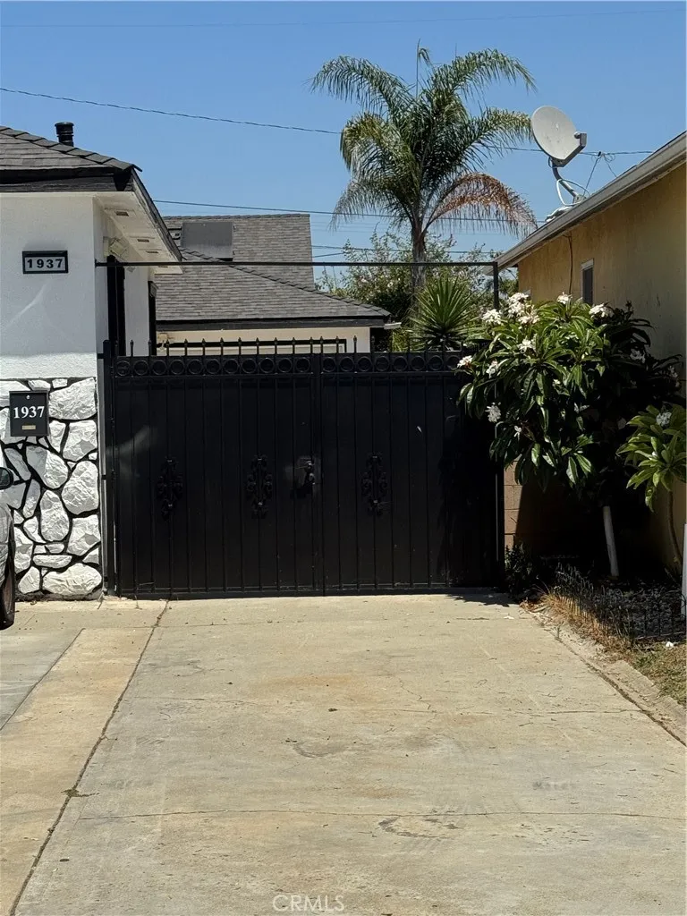 1935 W 154th Place, Gardena, California 90249 home-pic-15