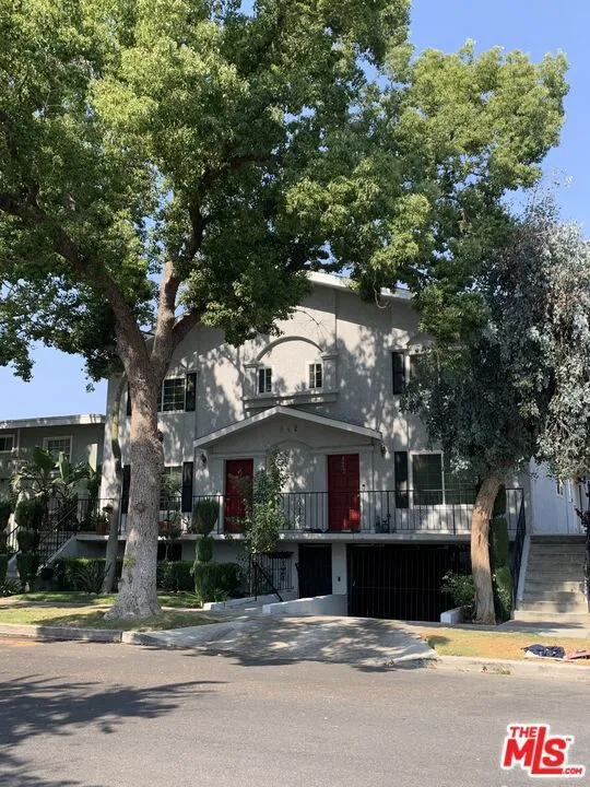542 N Shelton Street 7, Burbank, California 91506, 2 Bedrooms Bedrooms, ,3 BathroomsBathrooms,Residential Lease,For Rent,Shelton,25573497