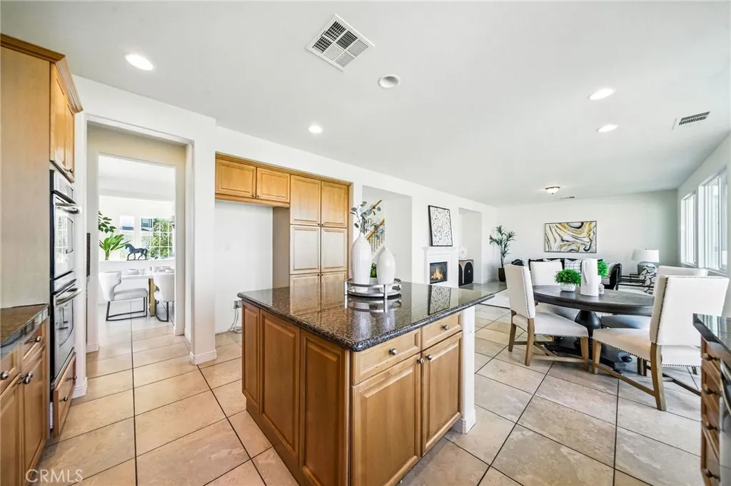 21 Via Palmieki Court, Lake Elsinore, California 92532 home-pic-17