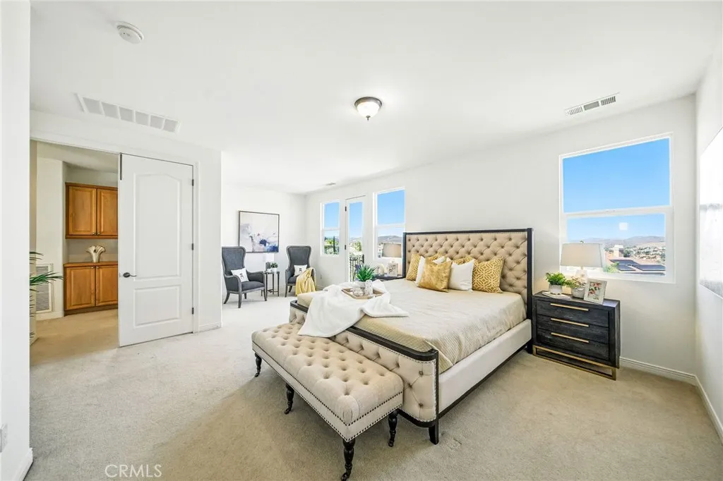 21 Via Palmieki Court, Lake Elsinore, California 92532 home-pic-32