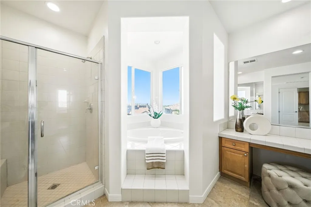 21 Via Palmieki Court, Lake Elsinore, California 92532 home-pic-35