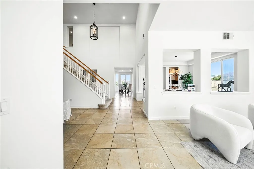 21 Via Palmieki Court, Lake Elsinore, California 92532 home-pic-6