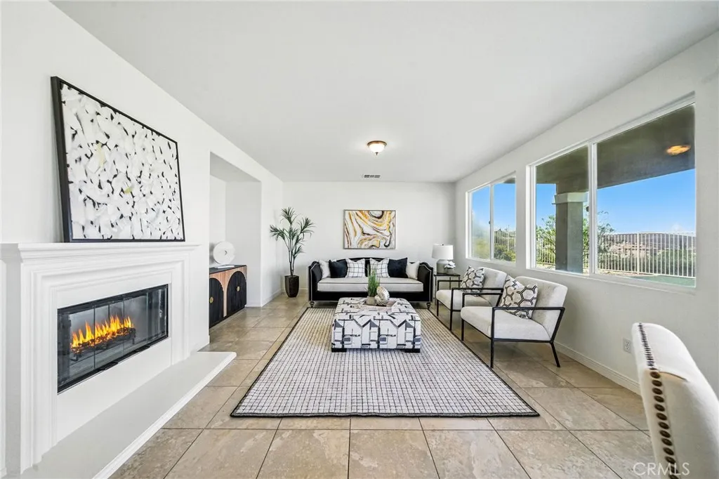 21 Via Palmieki Court, Lake Elsinore, California 92532 home-pic-12
