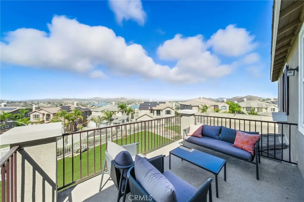 21 Via Palmieki Court, Lake Elsinore, California 92532 home-pic-39