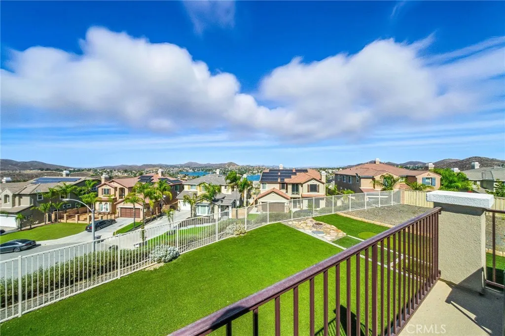 21 Via Palmieki Court, Lake Elsinore, California 92532 home-pic-40