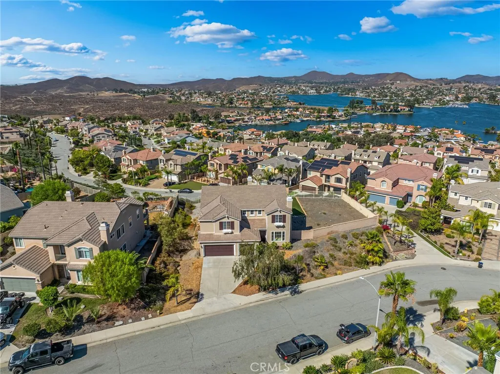21 Via Palmieki Court, Lake Elsinore, California 92532 home-pic-1