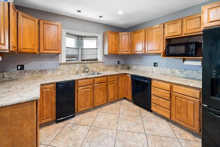 449 Pershing Dr, San Leandro, California 94577