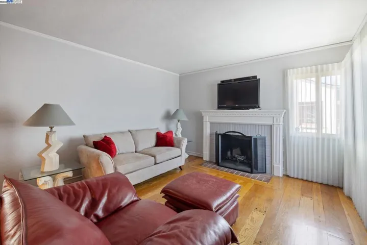 449 Pershing Dr, San Leandro, California 94577