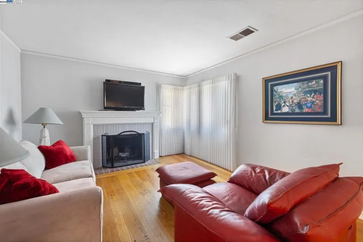 449 Pershing Dr, San Leandro, California 94577