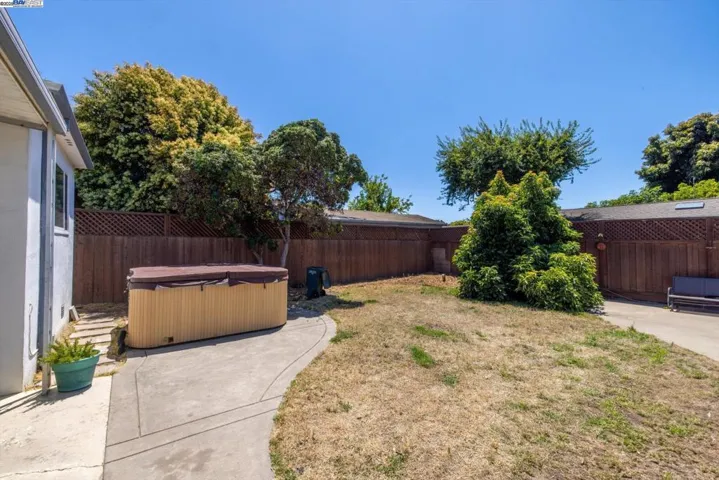 449 Pershing Dr, San Leandro, California 94577