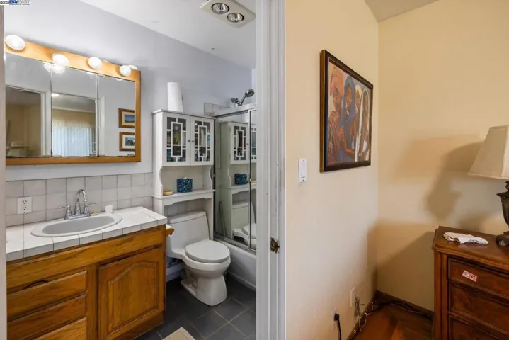 449 Pershing Dr, San Leandro, California 94577