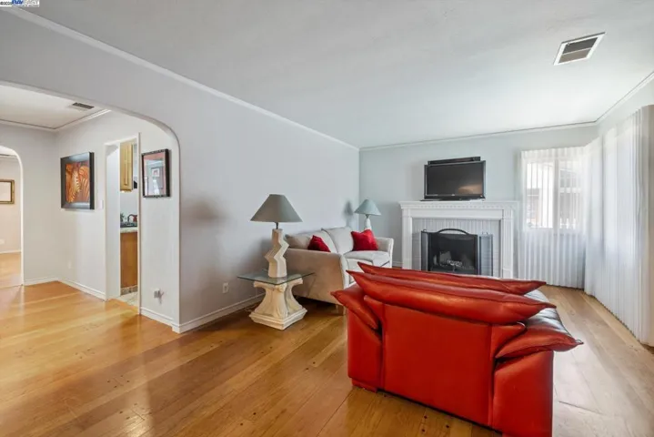449 Pershing Dr, San Leandro, California 94577
