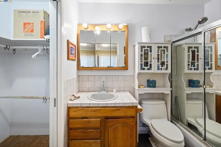 449 Pershing Dr, San Leandro, California 94577