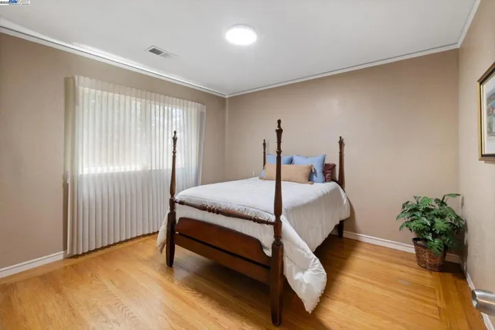 449 Pershing Dr, San Leandro, California 94577