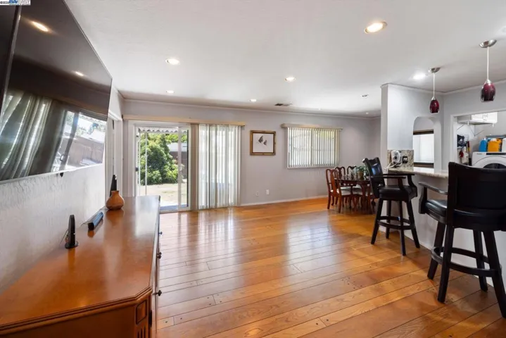 449 Pershing Dr, San Leandro, California 94577