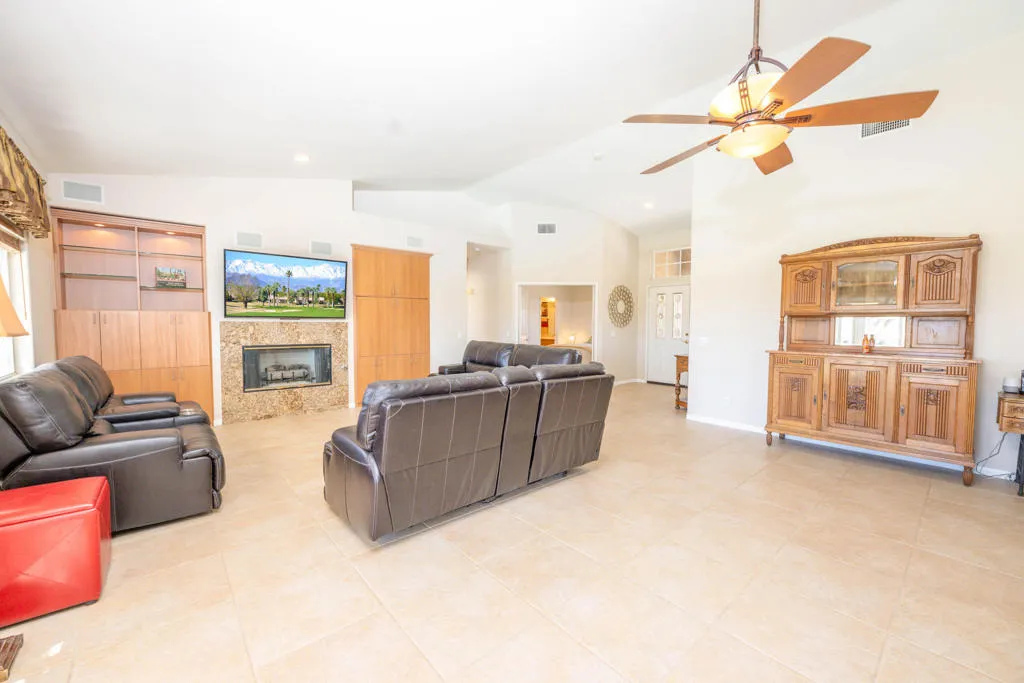 80295 Green Hills Drive, Indio, California 92201 home-pic-9
