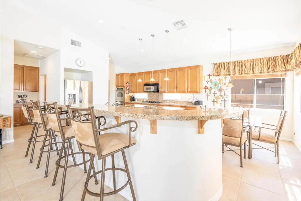 80295 Green Hills Drive, Indio, California 92201 home-pic-12