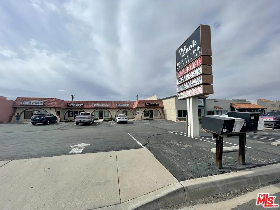 18409 Outer Hwy 18 4