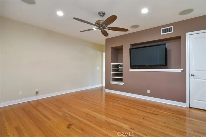 12819 Tiara Street, Valley Village, California 91607