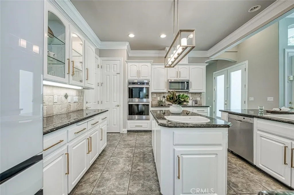 218 W Hubert Court, Fresno, California 93711 home-pic-14