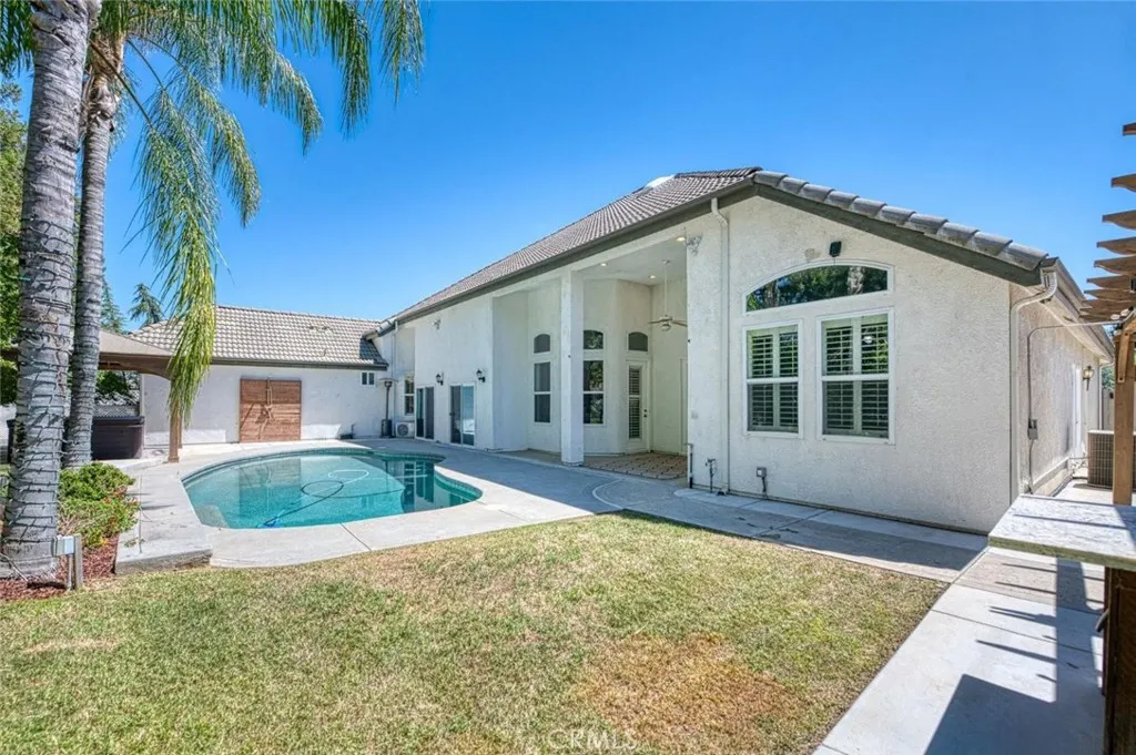 218 W Hubert Court, Fresno, California 93711 home-pic-53