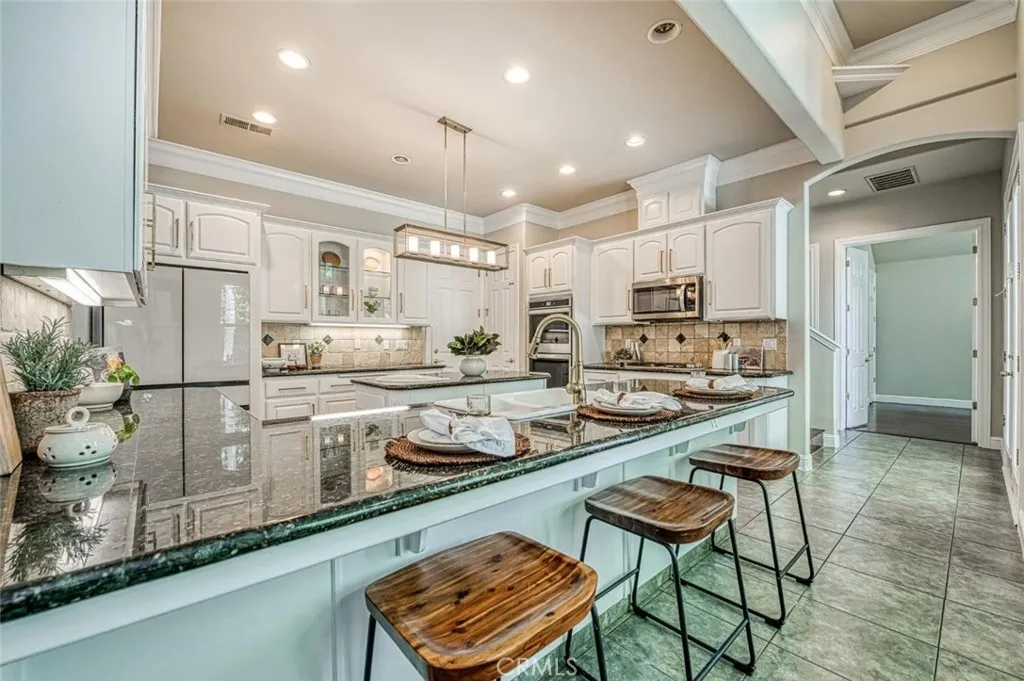 218 W Hubert Court, Fresno, California 93711 home-pic-20