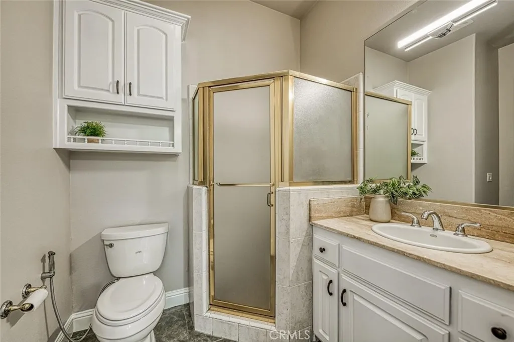 218 W Hubert Court, Fresno, California 93711 home-pic-23
