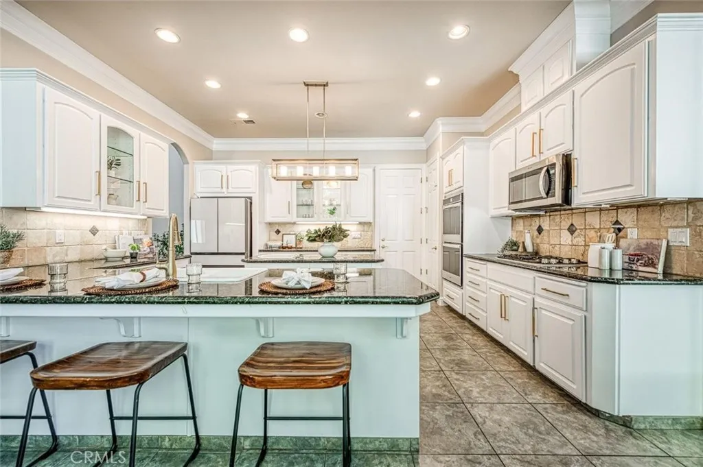 218 W Hubert Court, Fresno, California 93711 home-pic-19