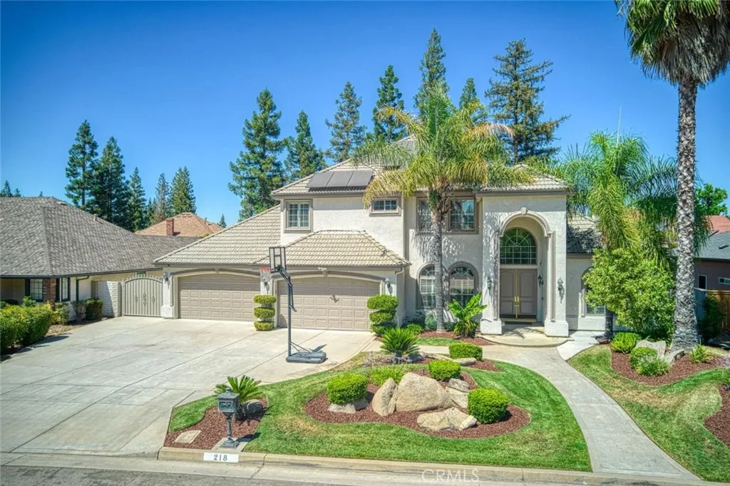 218 W Hubert Court, Fresno, California 93711 home-pic-0