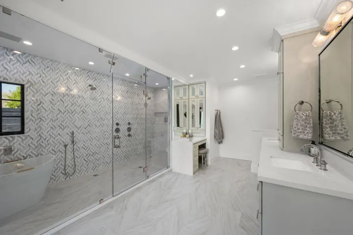Primary Bath/Spa