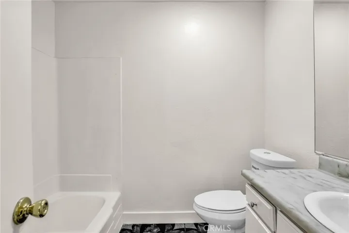 639 N Bristol Street 58, Santa Ana, California 92703