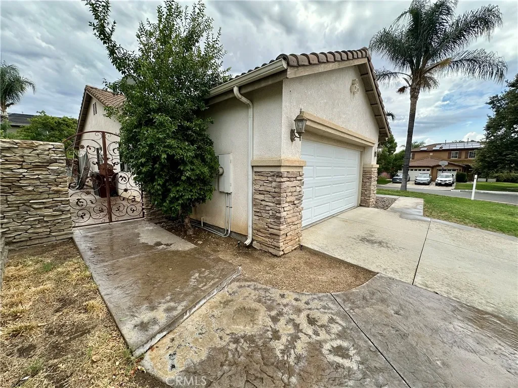 28505 Mission Drive, Menifee, California 92584 home-pic-2