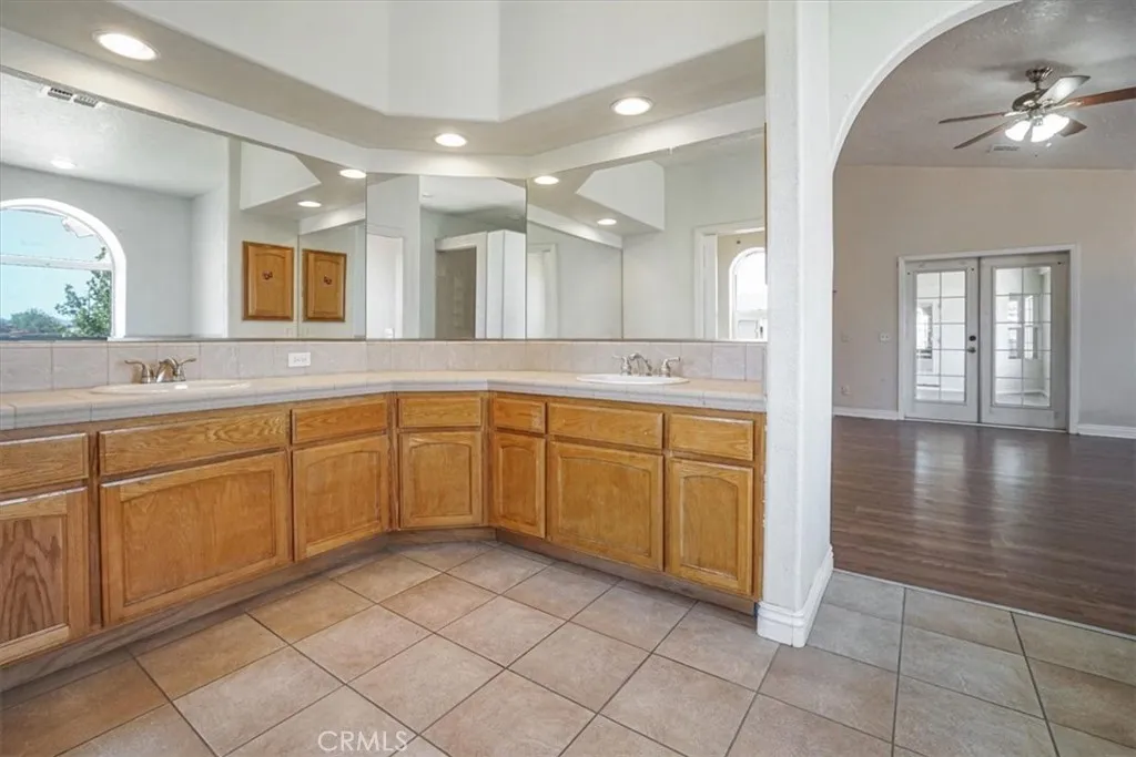 12771 Elm Street, Oak Hills, California 92344 home-pic-31