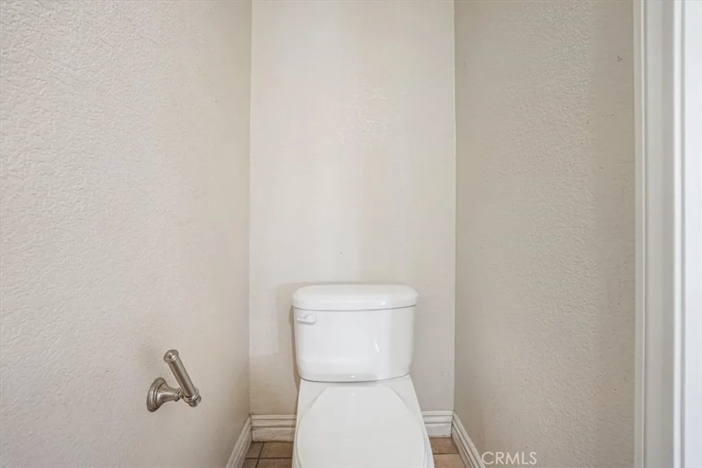 12771 Elm Street, Oak Hills, California 92344 home-pic-20