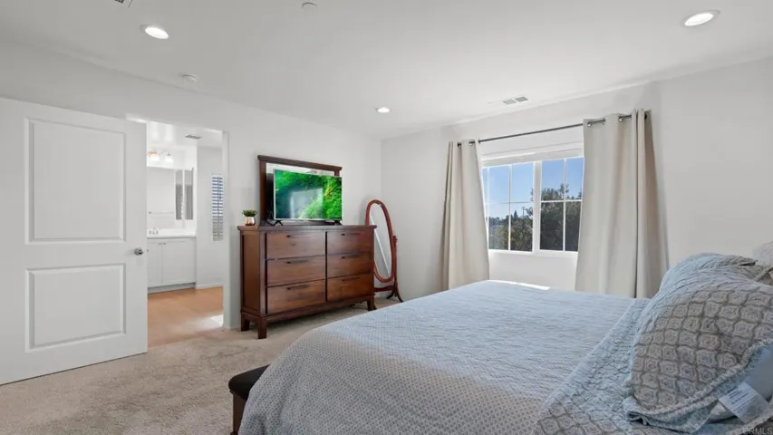 262 Camellia Way, Vista, California 92083