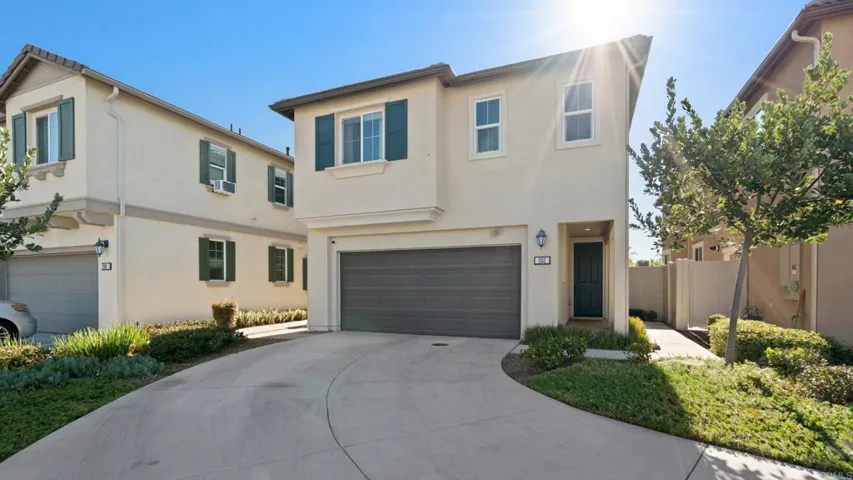 262 Camellia Way, Vista, California 92083