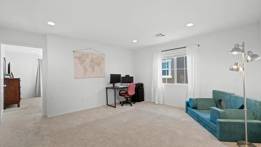 262 Camellia Way, Vista, California 92083