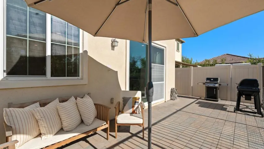262 Camellia Way, Vista, California 92083