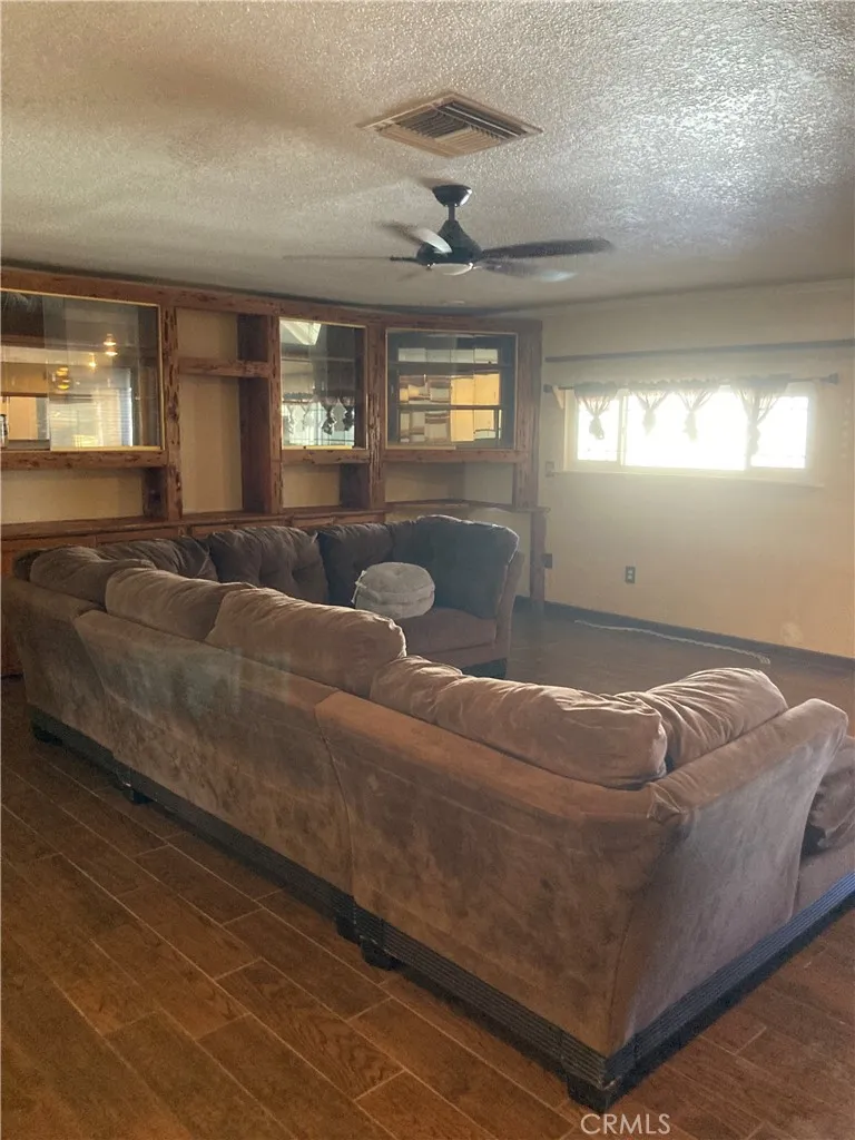 1201 E Elizabeth Street, Barstow, California 92311 home-pic-5