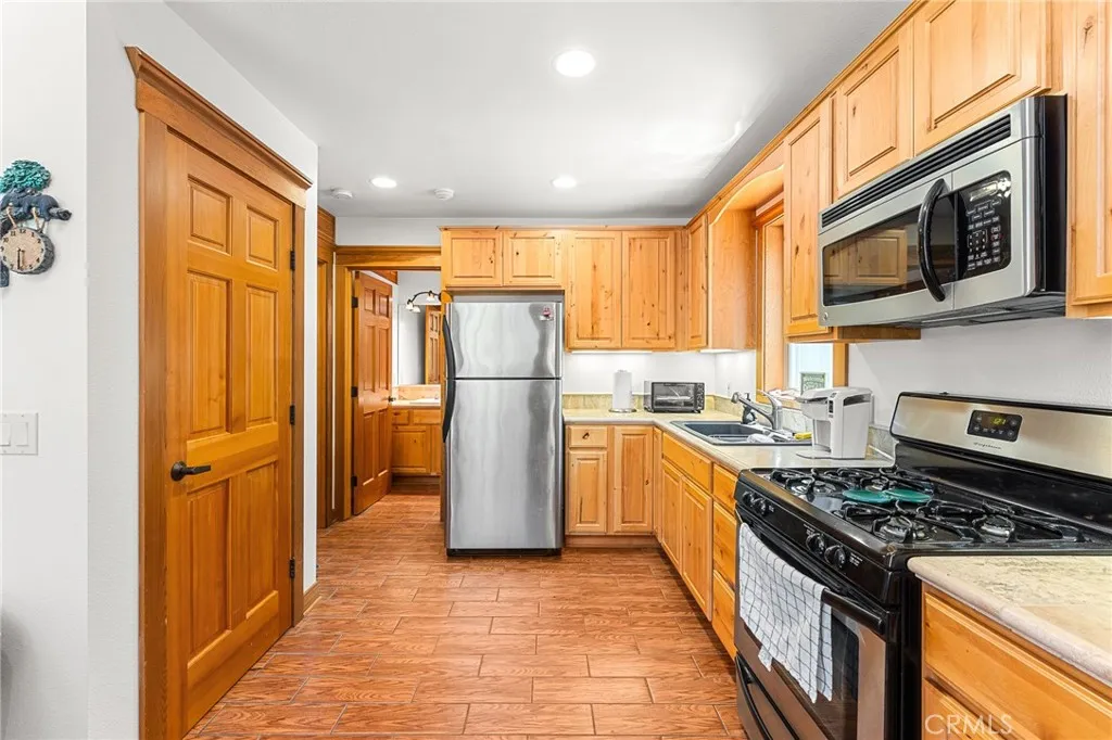 415 Piney Lane, Big Bear Lake, California 92315 home-pic-14