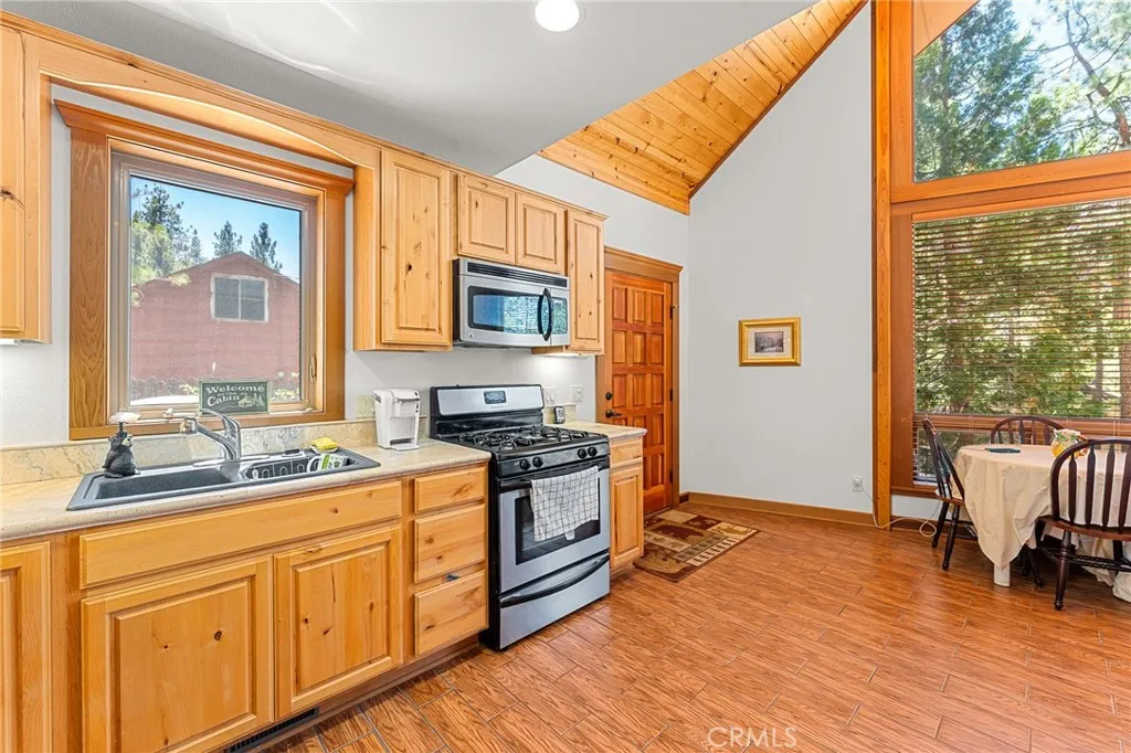 415 Piney Lane, Big Bear Lake, California 92315 home-pic-15