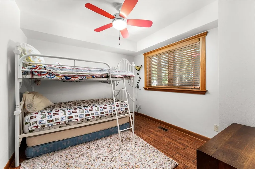 415 Piney Lane, Big Bear Lake, California 92315 home-pic-18