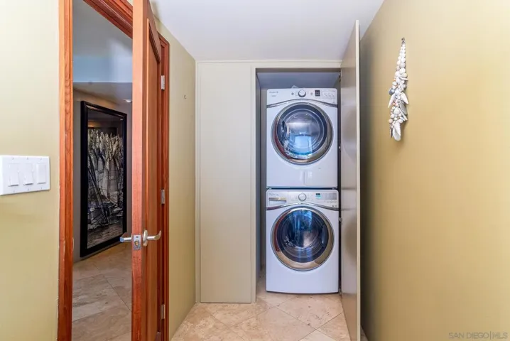 1720 Avenida Del Mundo 604, Coronado, California 92118