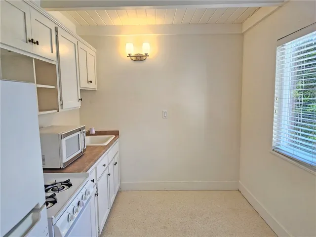 172 Ocean View Avenue, Pismo Beach, California 93449