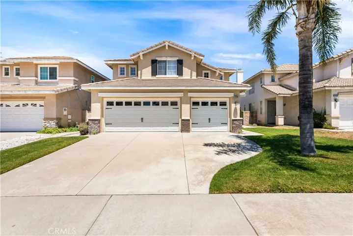 14756 Saddlepeak Drive, Fontana, California 92336