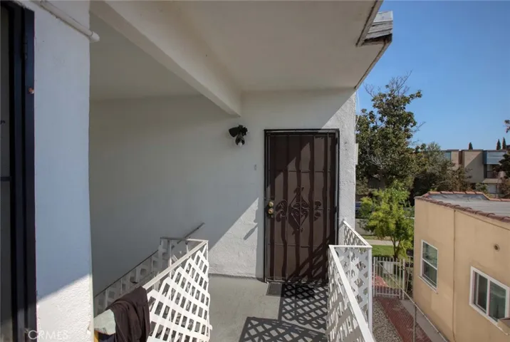 1055 Grover Avenue, Glendale, California 91201